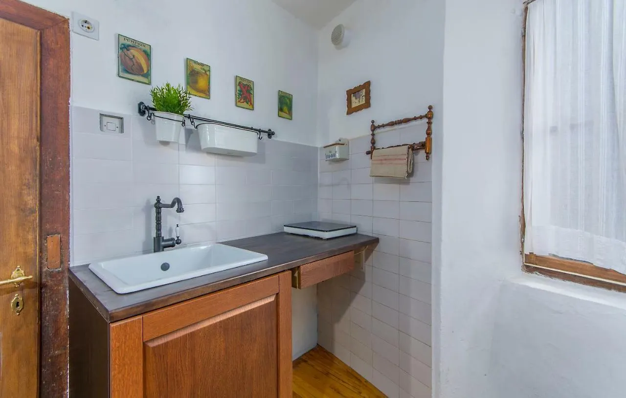 Apartment Kuharic Grožnjan 度假居